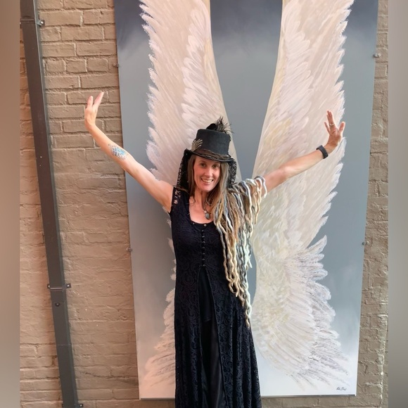 Hi ! I’m Kimi - Picture 2 of 5